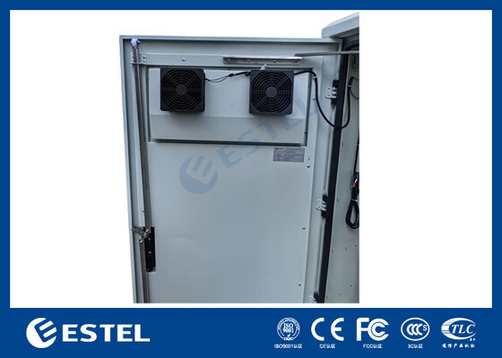 کابینت رک 19 اینچی فضای باز 32U با درجه حفاظت IP65، دارای فن خنک کننده، روشنایی LED، امنیت برای مخابرات و کاربردهای صنعتی