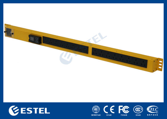 واحد توزیع برق هوشمند نصب شده در رک، مدیریت برق را با ولت‌سنج و آمپرسنج داخلی برای نظارت دقیق فراهم می‌کند.